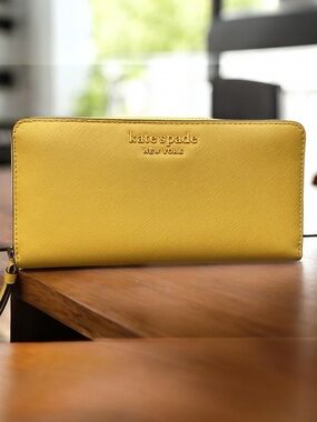 Kate Spade Large Continental Wallet in Yellow, EUC
